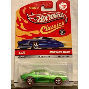 Hot Wheels Classics Series 5 Studebaker Avanti Die-Cast Car 3/30 Metal Body